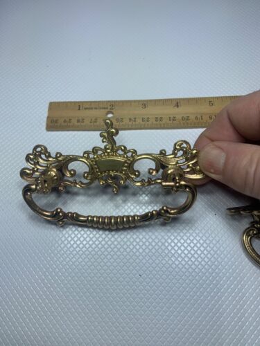 Lot Of 2 Antique Victorian Ornate Brass Cabinet Drawer Pulls 4"x2-1/2" Lot 302 - Picture 5 of 8