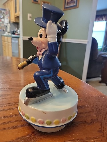 Walt Disney SKATING MICKEY MOUSE Wind Up Rotating Music Box by Schmid - Picture 2 of 7