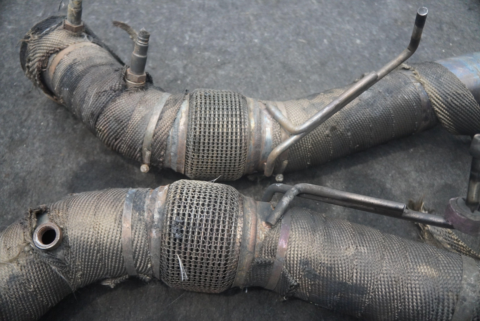 Set 2 Exhaust Muffler Silencer Intermediate Left Right Pipe Tube McLaren 650S