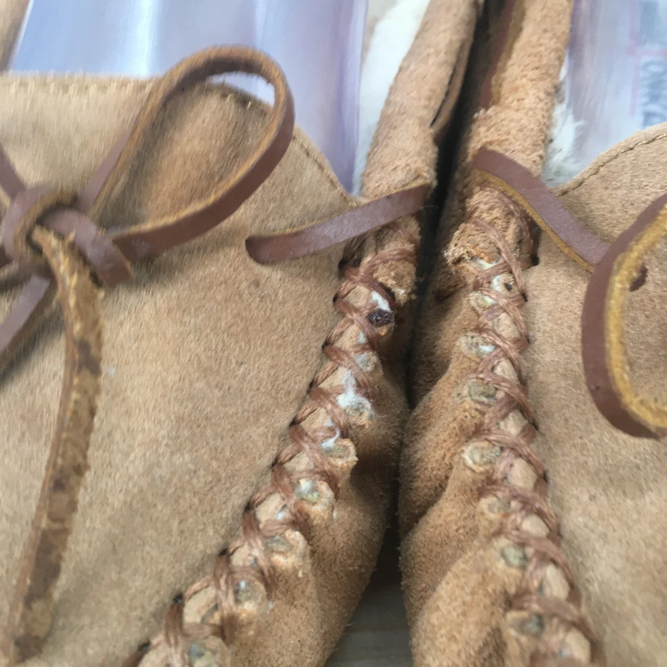 Zapatillas Minnetonka para mujer 8 mocasines de cuero marrón sin cordones cómodas informales planas Foto 3 de 4