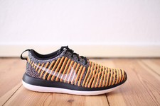 Nike Roshe Run Two Flyknit WMNS Schwarz Orange Weiß Gr. 38 UK 4,5 NEU 844929 005