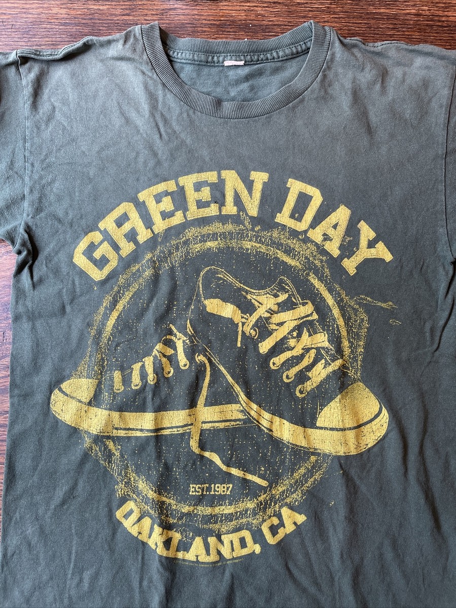 Green Day short sleeve T shirt Oakland 1987 Converse all
