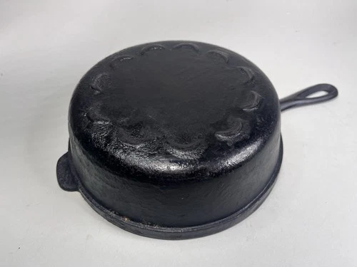 Vintage Lodge Cast Iron 9.25" Scalloped Crescent Moon Chicken Fryer Skillet Pot