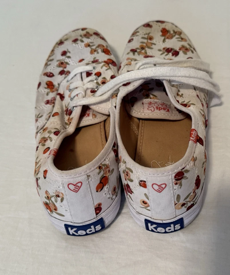 Zapatos Tenis Keds Edición Limitada Taylor Swift Ojales Bayas Talla 8-1/2 8.5 Foto 2 de 4