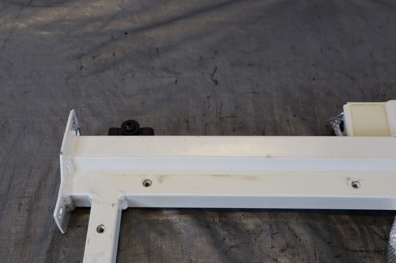 2014 AUDI R8 V8 QUATTRO AWD 4.2L OEM BOOT RACK AIR CLEANER BRACKET CARRIER #1339
