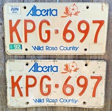 1992 ALBERTA LICENSE PLATES PAIR #KPG697