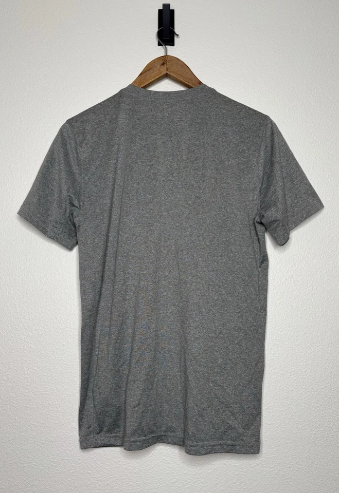 Washington Huskies Nike Dri-Fit NCAA Men's Legend Staff Sideline Tshirt Size M - Image 4 of 4