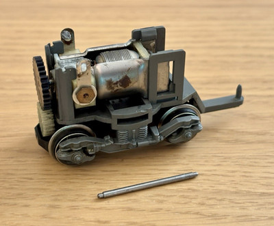 JOUEF Drehgestell Motor 3-polig mit Verbandsachsen von TGV PSE - HO 1/87