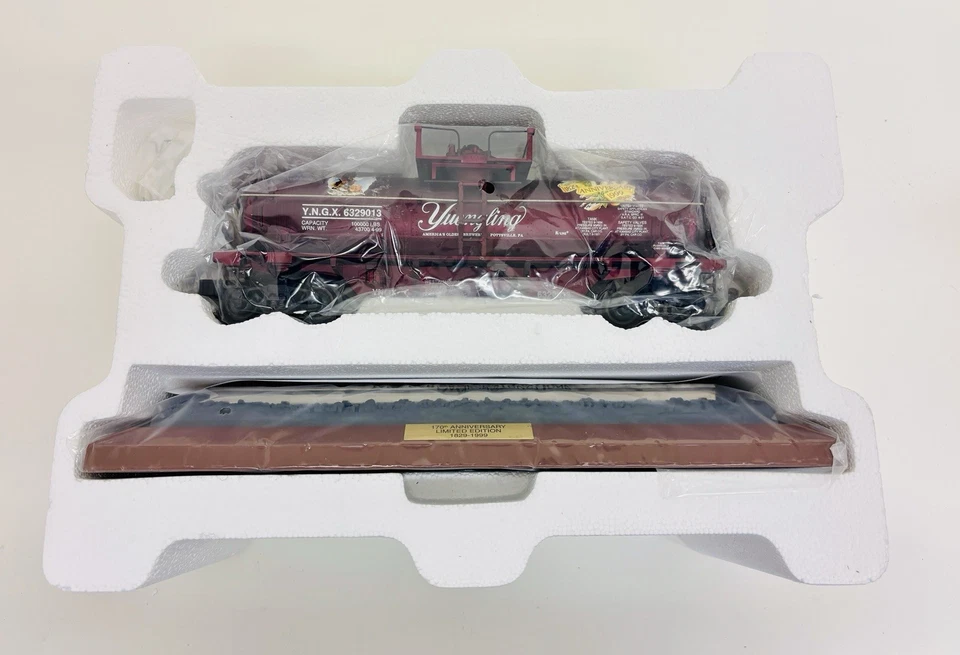 K-Line Yuengling 170th Anniversary Riveted Tank Car w/ Display K632-9013 New - Image 2 of 4