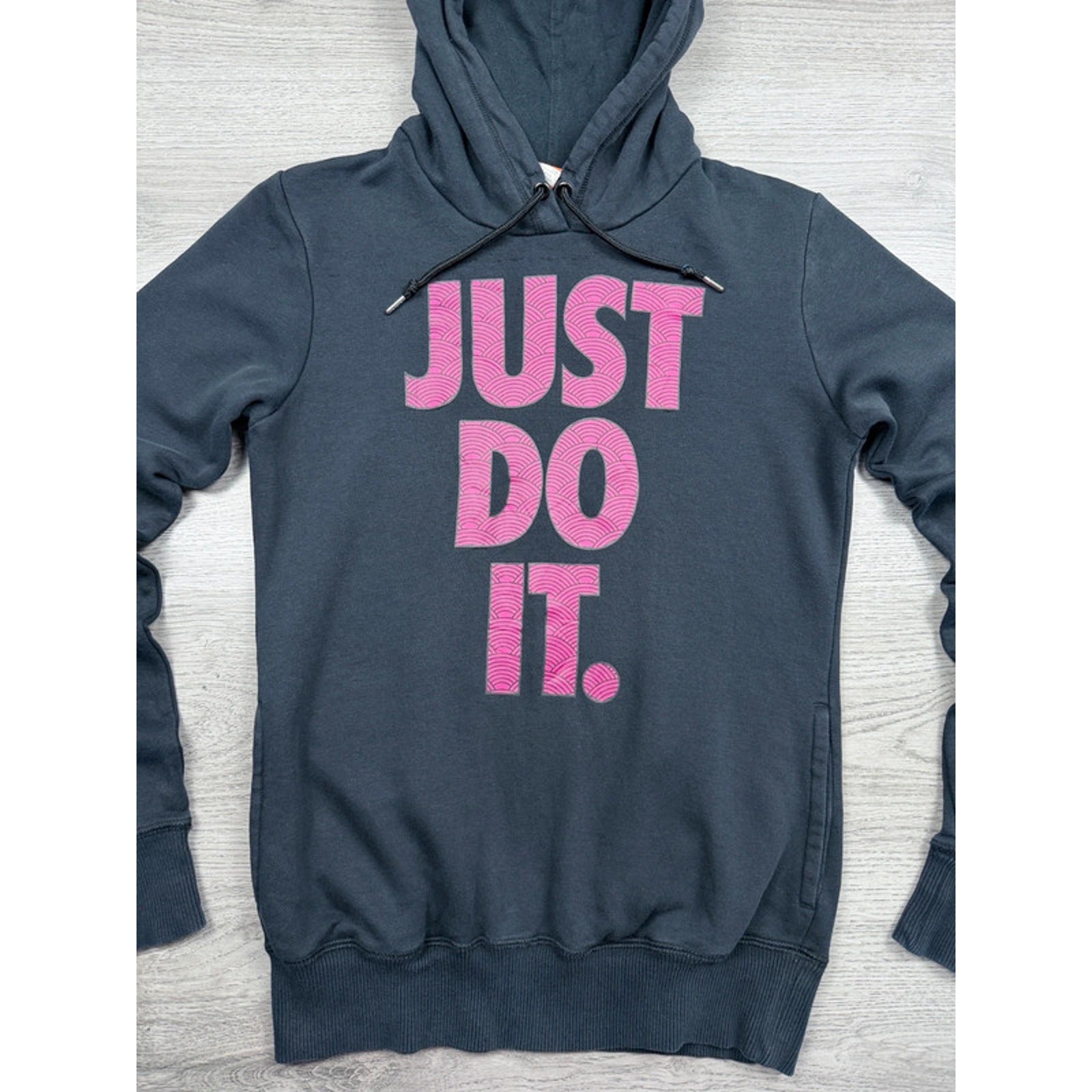 Nike “Just Do It.” Hoodie – Women’s small (761) image 3