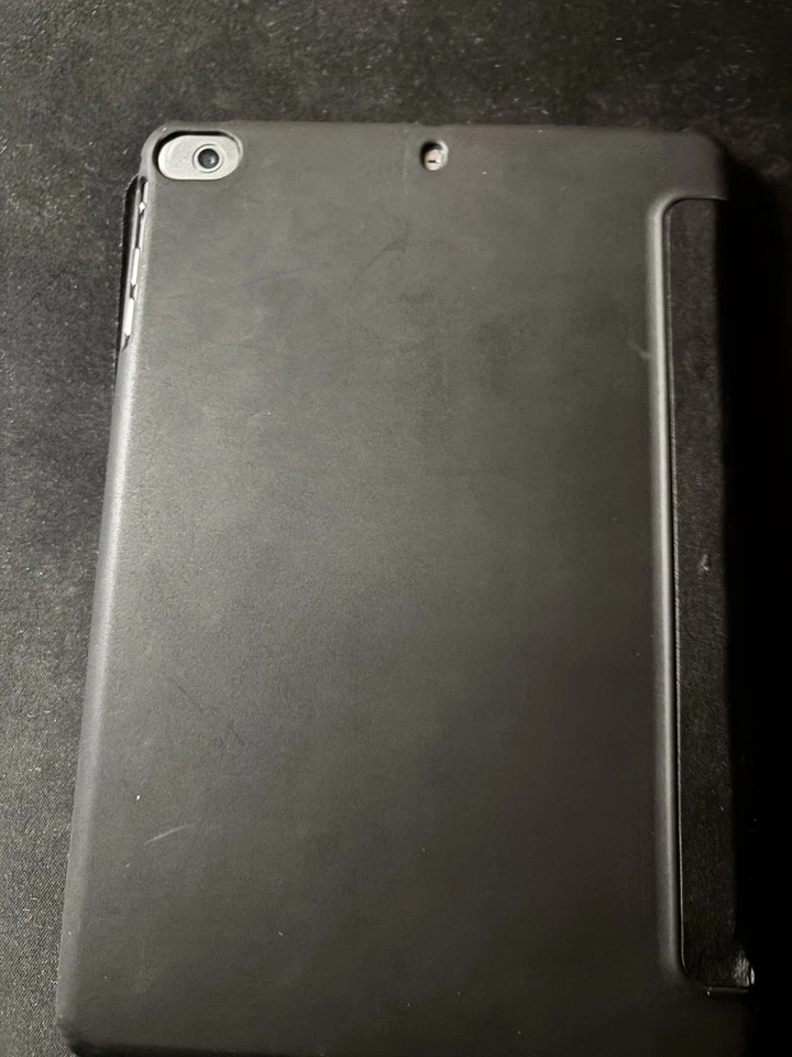 Silver iPad Mini 2nd Generation 32GB, Wi-Fi, 7.9-inch A7 Chip (Read Description) - Image 2 of 4