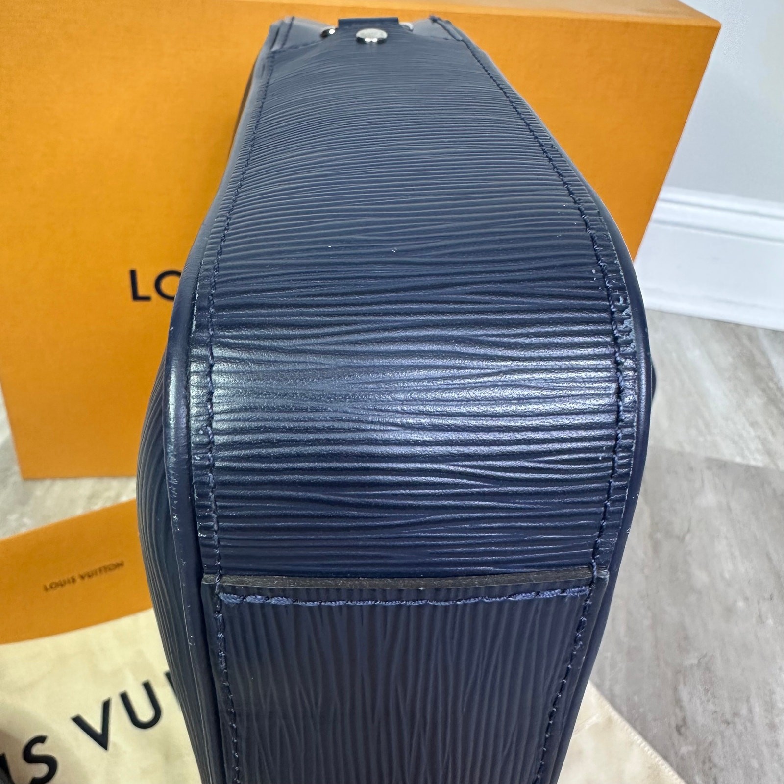 Louis Vuitton Dandy MM Briefcase Messenger In Epi Blue Marine image 9