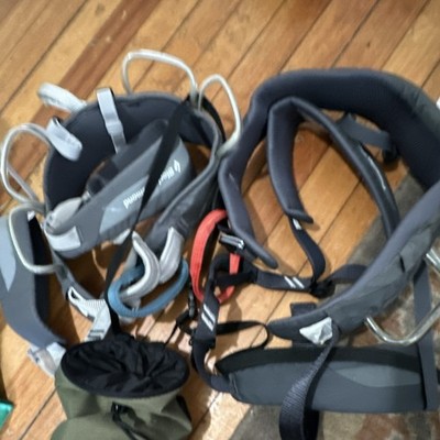 Black Diamond Momentum Package Harness Graphite Size S  and xs with Chalk Bag  