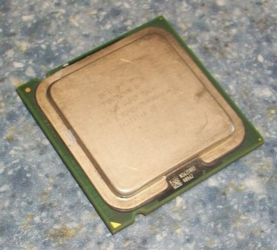 Cpu intel pentium d 820 sl8cp 2.8ghz/2m/800/05a