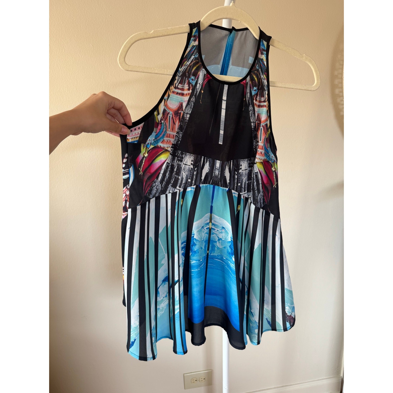 Clover Canyon Abstract Geometric Pattern Contempo… - image 2