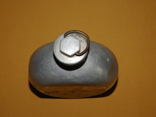 VINTAGE 8 3/4" HIGH ALUMINUM MIRRO CANTEEN - Picture 5 of 8