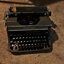 Vintage Underwood Champion Type Writer thumbnail