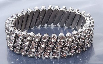 Vintage made in Japan Expandable Rhinestone Bangle Silver tone Bracelet
