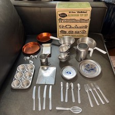 VTG Mirro 37 Piece  Like Mother  s  Aluminum Toy Set With Original Box T-0268-77