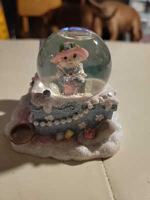 Encode Snow Bunny Dressed Up Bunny Snow Globe From 2001