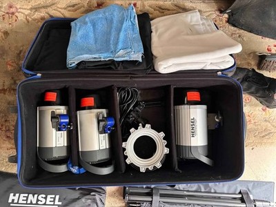 Hensel Integra Pro Super Size Three Monolight Kit