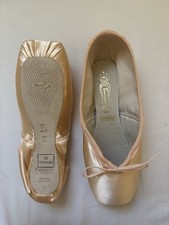 Freed of London Pink Satin Pointe Ballet Shoes DVWING 2.5  Size 5 1x fish maker