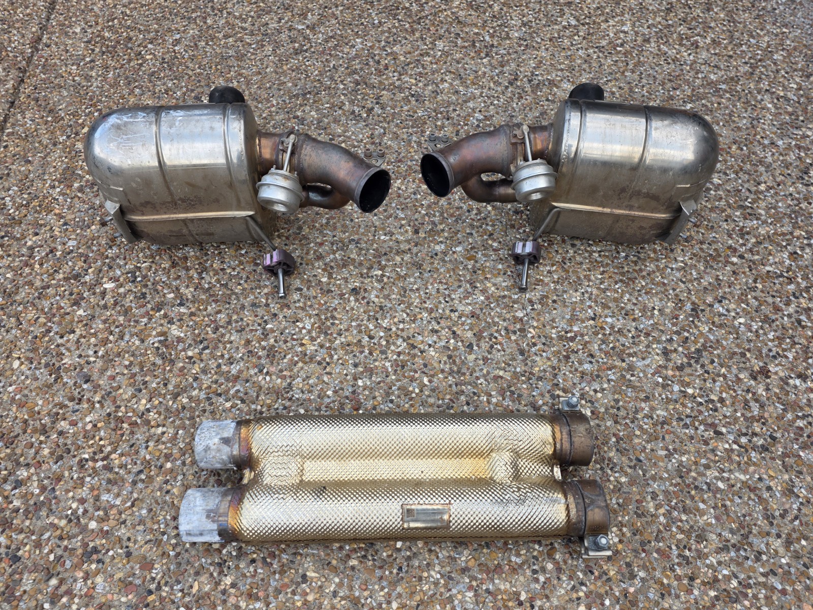 NOVITEC RACING FERRARI F12 BERLINETTA (L & R) EXHAUST MUFFLER SILENCER & H-PIPE