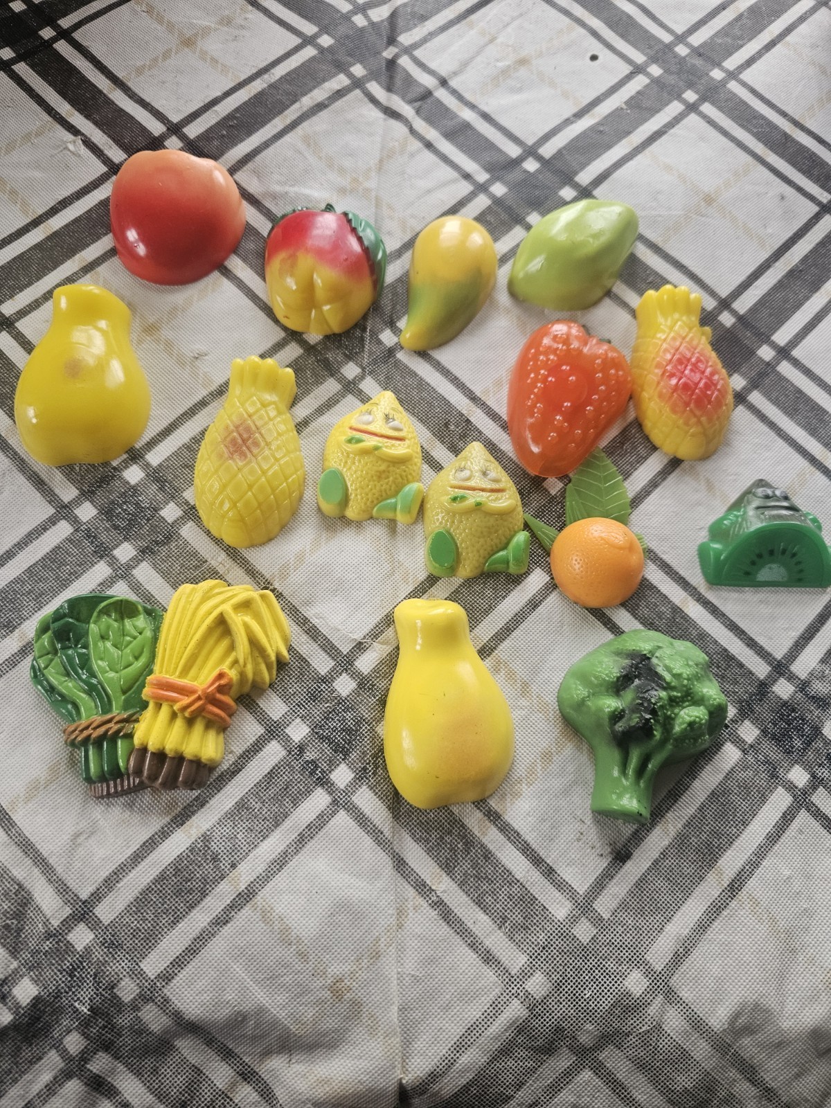 Vintage Refrigerator Magnets Fruits And Veggies Lot 15