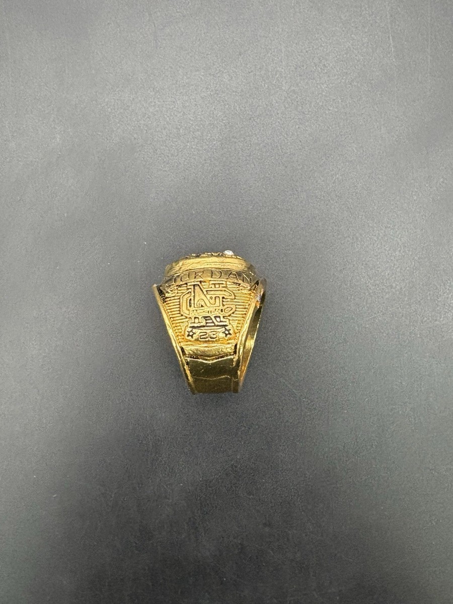1982 Michael Jordan NCAA Champion Ring | eBay