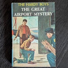 09 The Great Airport Mystery (1930-BE):  Vintage Hardy Boys Book Blue-Bac