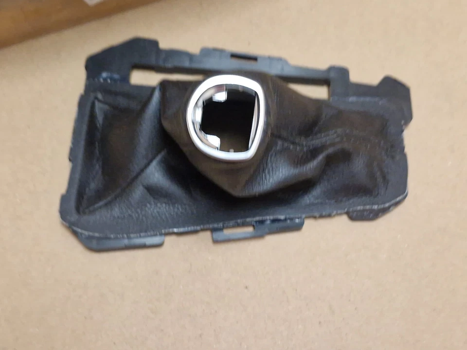 Genuine Ford Focus Mk3 Gear Shift Lever Cover 2011-2015 5292884 NEW OEM - Image 4 of 4