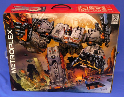 TRANSFORMERS SDCC METROPLEX 2013 TITAN CLASS FIGURE GENERATIONS HASBRO