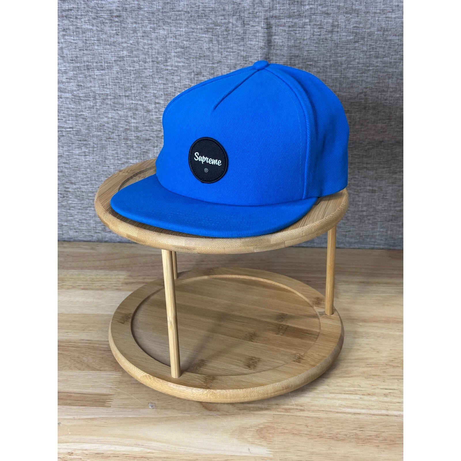 Chapeau bleu vif écusson sergé suprême 5 panneaux SS24H23