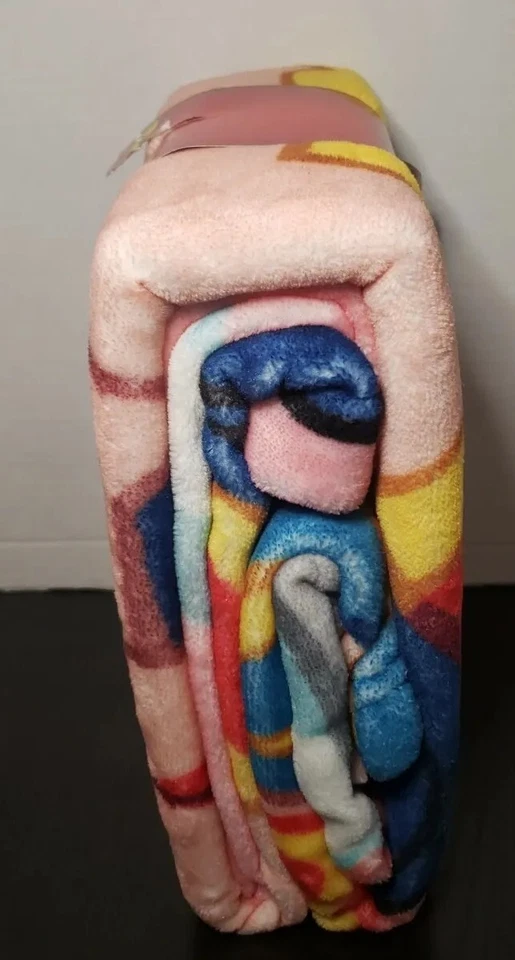 Manta de superhéroe suave sedosa de Wonder Woman de DC Comics (40 pulgadas) X 50 pulgadas.) Foto 3 de 4