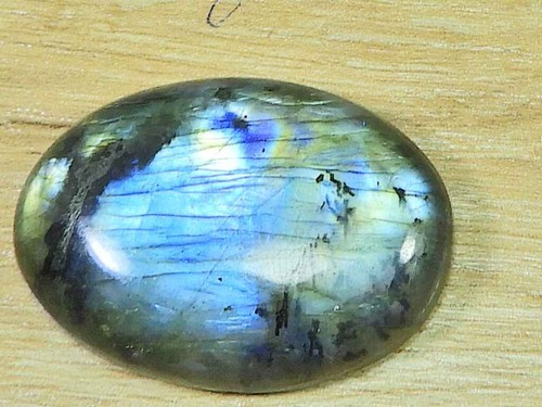 Cabochon Ovale En Topaze Mystique Arc-en-ciel Naturel 12.60 Carats - Pierre Fine Pour Bijouterie