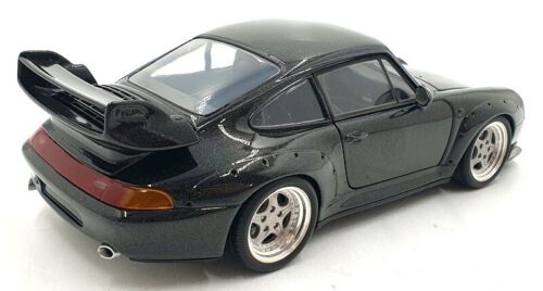 UT 1/18 Scale Diecast 9224C - Porsche 911 GT - Standox Dark Green/Black - Picture 3 of 5