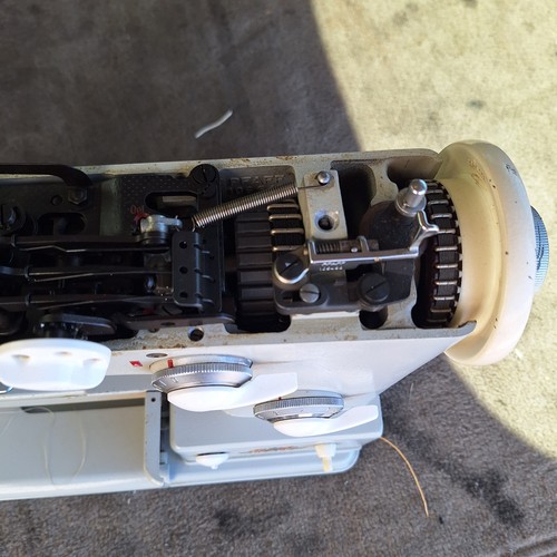 For Parts Pfaff 360 Sewing Machine Untested Read DESCRIPTION - Picture 6 of 11