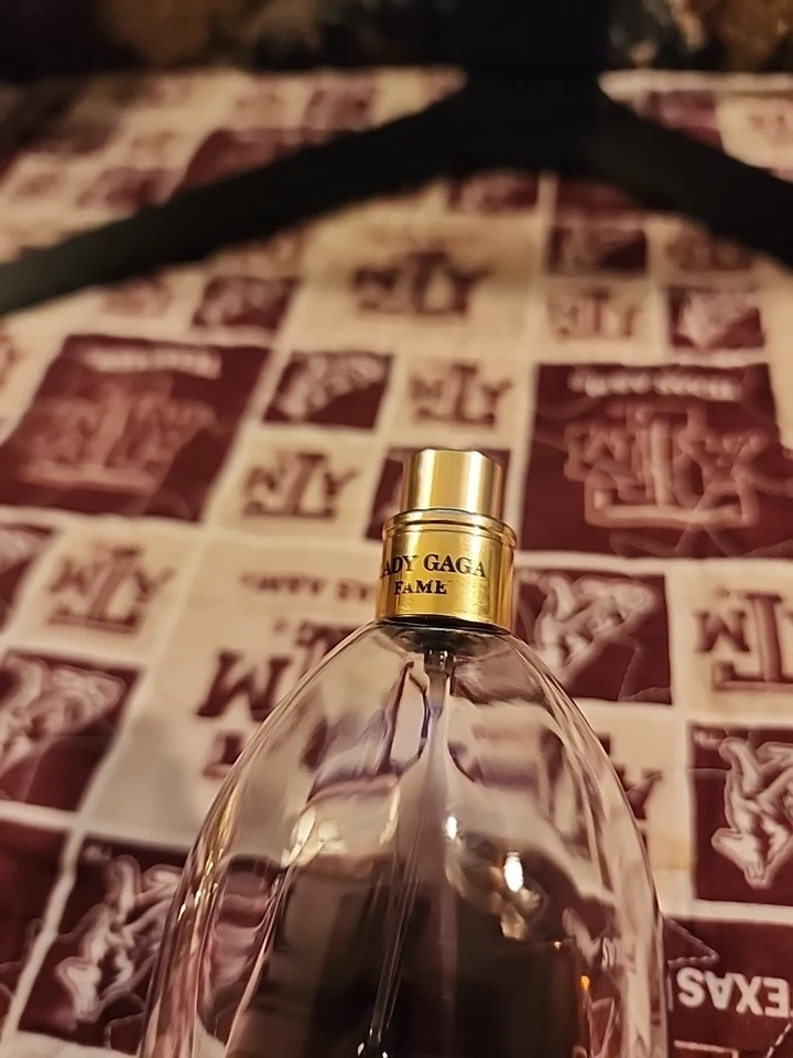 Lady Gaga Fame Black Fluid Eau De Parfum spray perfume 3,4 oz 100 ml sem caixa - Imagem 3 de 4