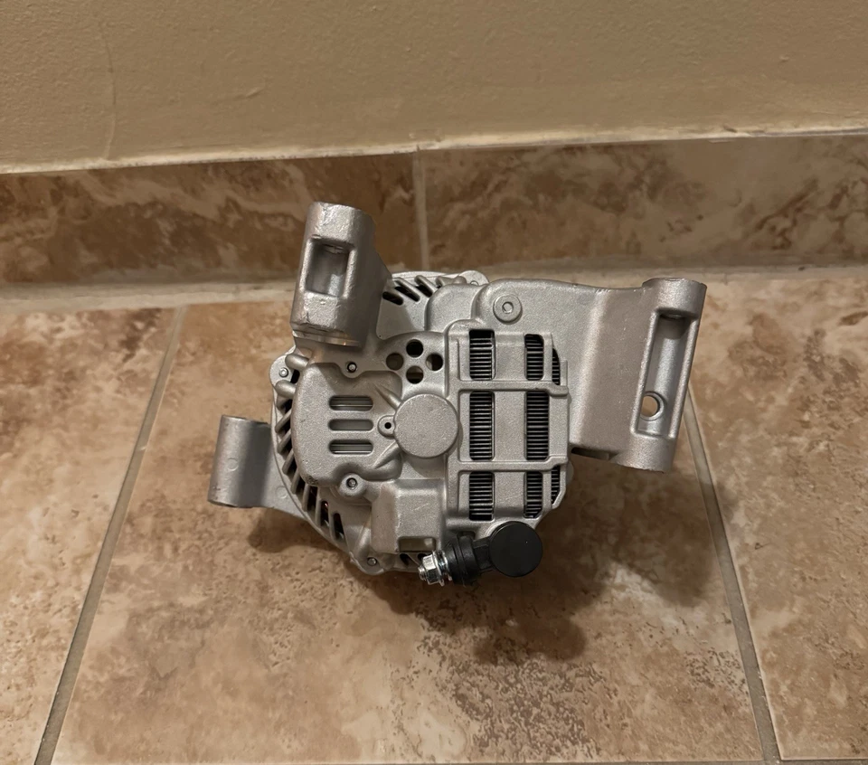 Alternador para 2004-2009 Mazda 3 / 2006-2010 Mazda 5 2,0 L 2,3 L OEM Foto 2 de 3