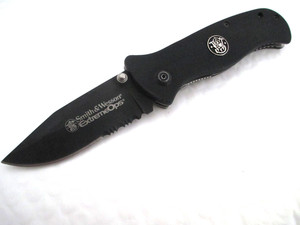 Smith & Wesson First Production Run Pocket Knife w/Beltclip Z0097