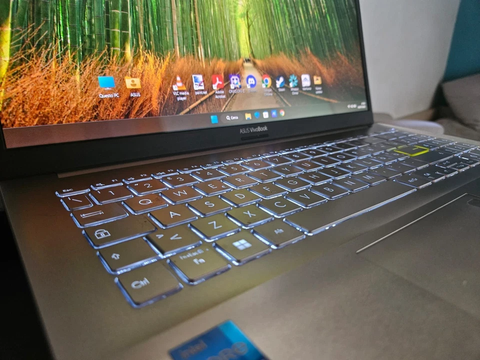 ASUS Vivobook 15 OLED 15,6" - i5 11th - 24GB - 1TB - Immagine 2 di 4