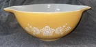 Vintage MCM 1960’s Pyrex Butterfly Gold 1.5Qt #442 Cinderella Mixing Bowl Nice!