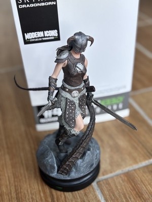 ThinkGeek Exclusive Elder Scrolls V: Skyrim Dragonborn Statue - Modern Icons #4