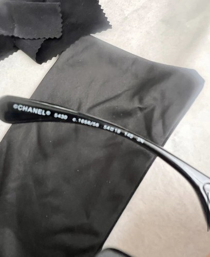 Occhiali da sole donna Chanel bianco e nero - Foto 9 di 15