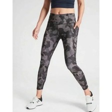 Athleta Lightning Camo 7/8 tight leggings women  s size XS