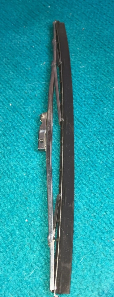 VINTAGE TRICO TRIPLE ACTION WIPER BLADE - Soft Rubber - Image 4 of 4