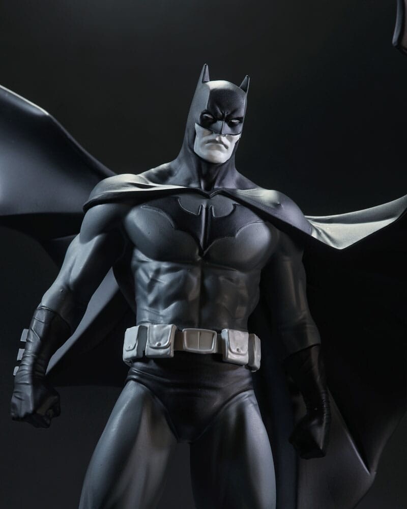 Jorge Jiménez Art Inspired Batman 1:10th scale DC Direct Resin Statue From McFarlane Toys