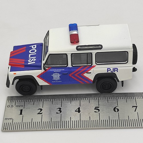 Diecast MINIGT 1/64 Scale Land Rover Defender Police Car Indonesian Police Model - Picture 13 of 15
