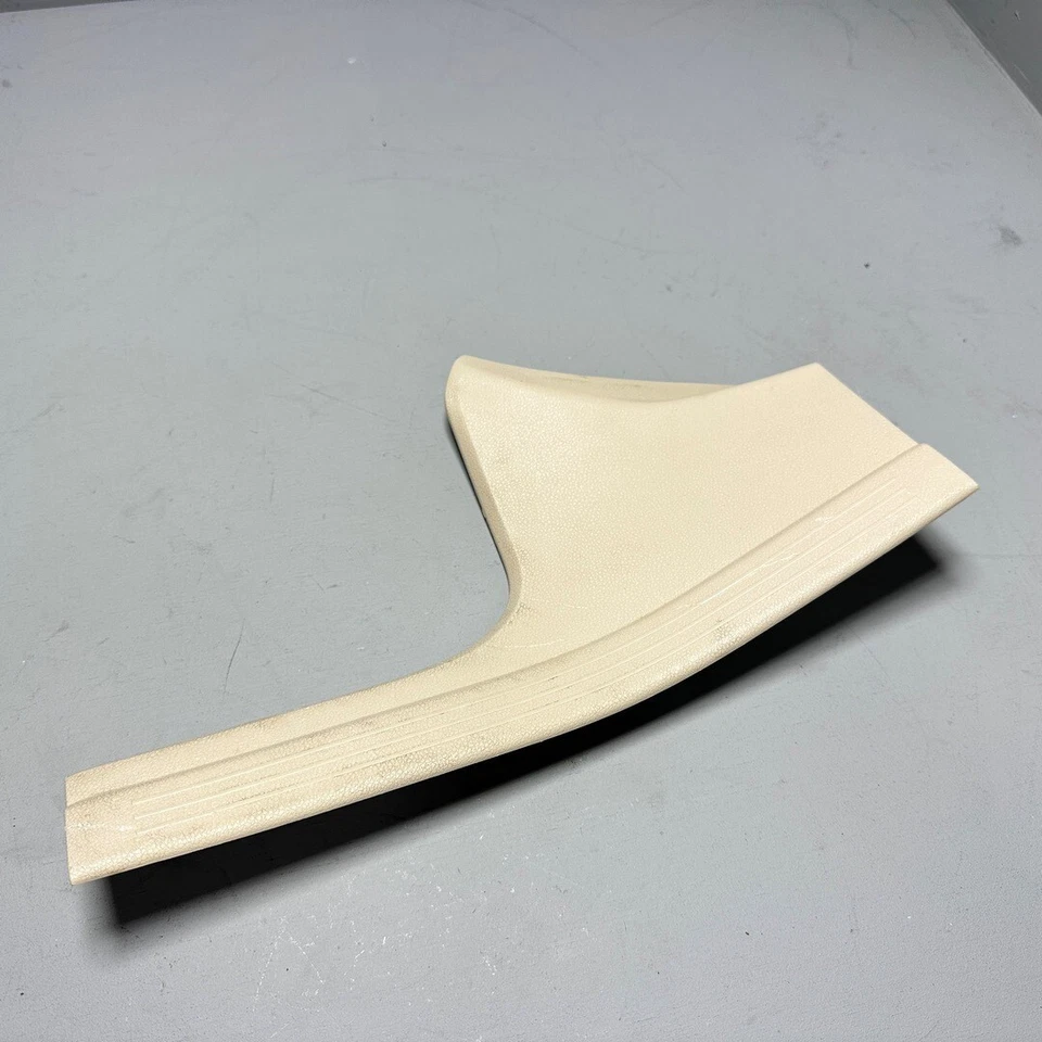 Placa de desgaste del umbral de la puerta del conductor trasero izquierdo Mercedes-Benz E63 AMG 2014-2015 FABRICANTE DE EQUIPOS ORIGINALES Foto 2 de 4