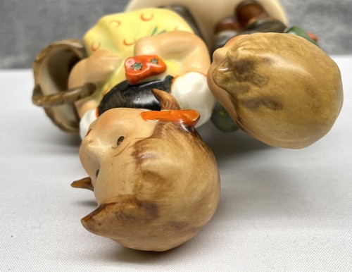 Vintage Hummel To Market Figurine Multicolor #49 / 4.25” Tall - Picture 5 of 10